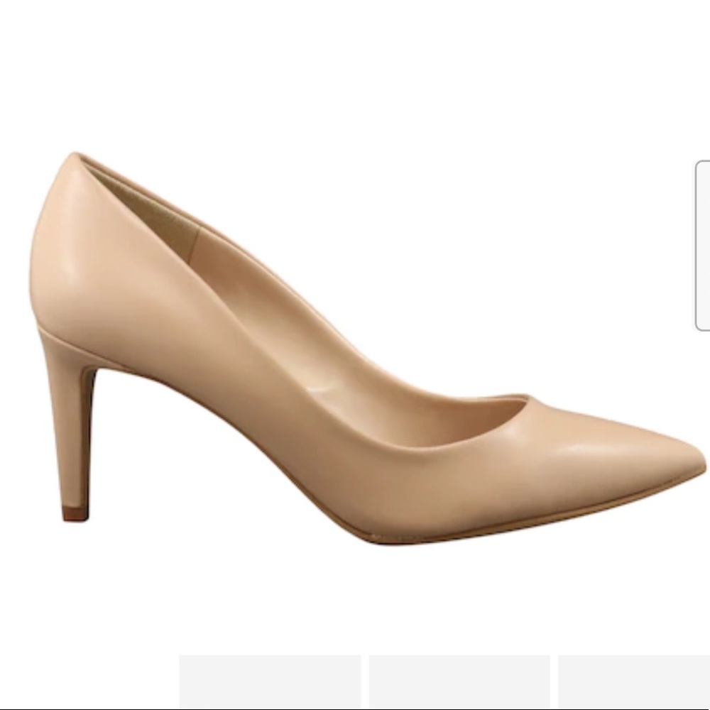 Kellie and Katie nude pumps